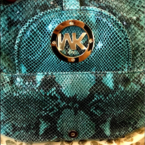Micheal Kors Turquoise Snake Skin Bag - Picture 5 of 16